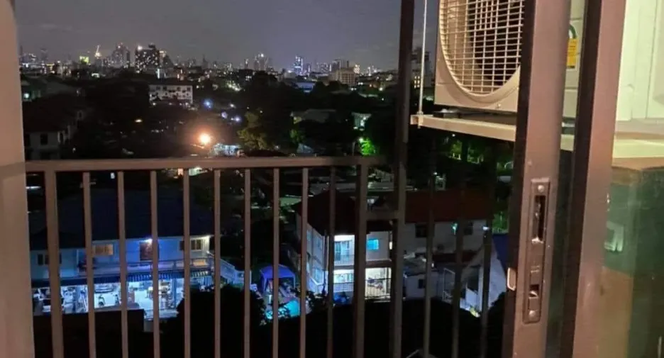 For sale 1 bed condo in Wang Thonglang, Bangkok