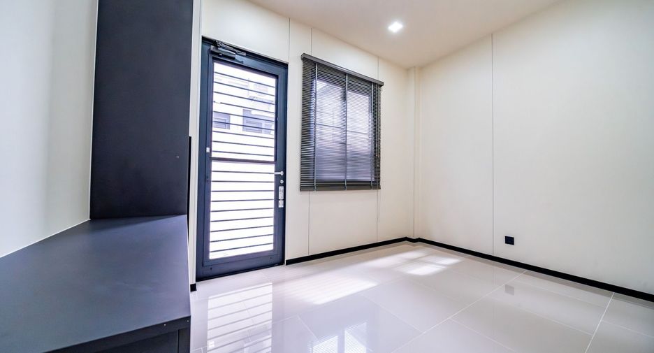 Haus zum Kauf mit 5 Zimmer in Bang Lamung, Chonburi