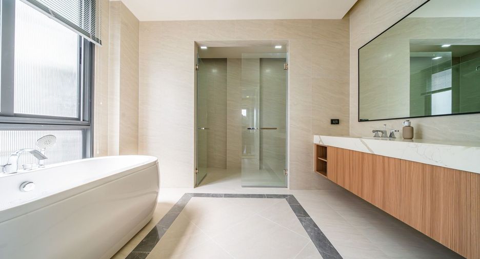 Haus zum Kauf mit 5 Zimmer in Bang Lamung, Chonburi