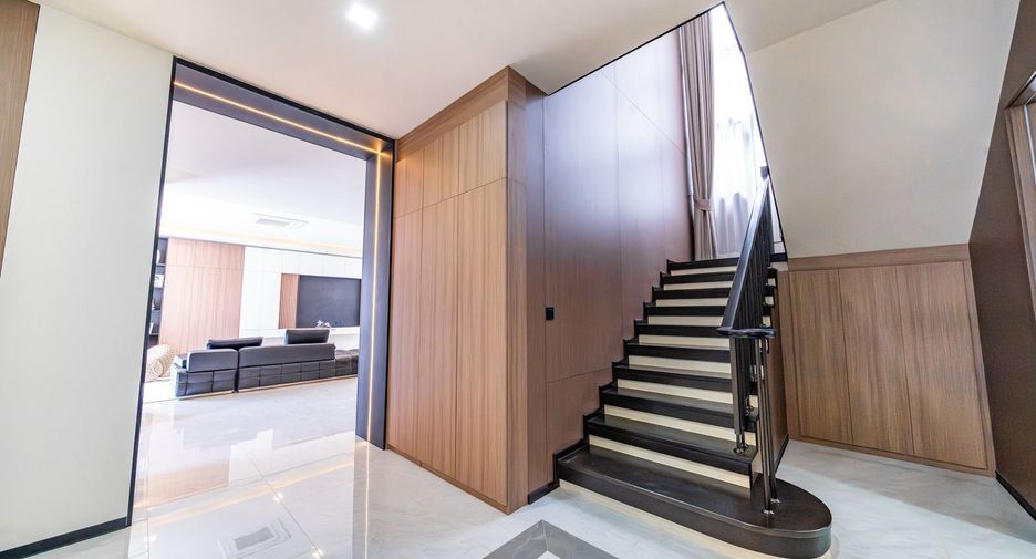 Haus zum Kauf mit 5 Zimmer in Bang Lamung, Chonburi