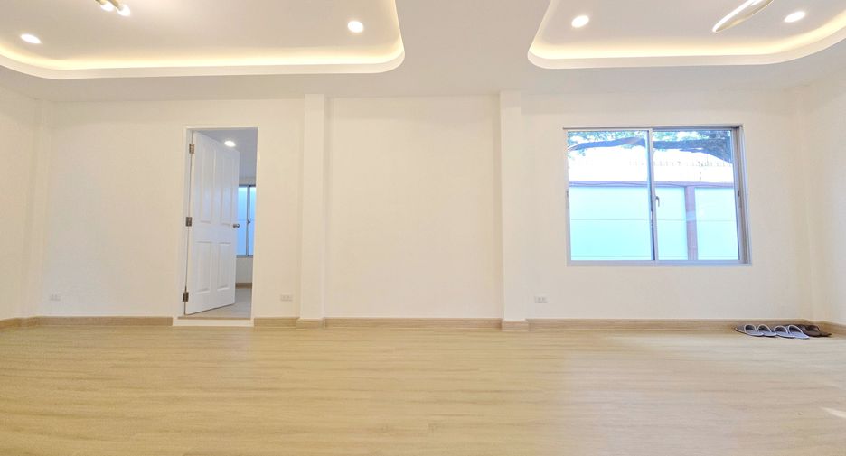 出售 4 卧室 独立屋 在 Bang Phli, Samut Prakan