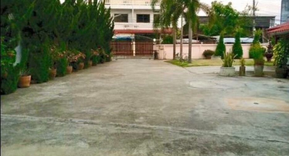 For sale 4 ベッドルーム house in Mueang Chiang Mai, Chiang Mai