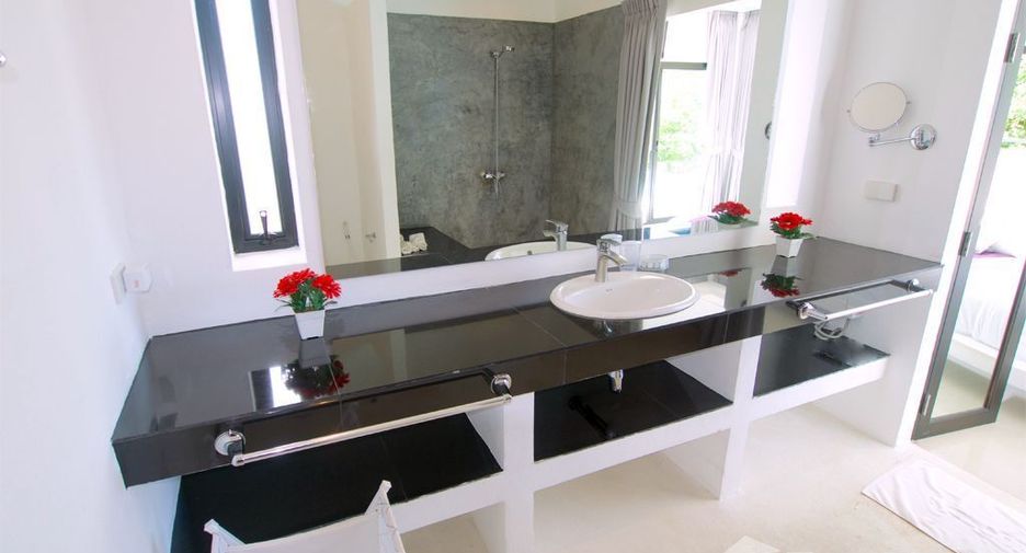 For sale 4 bedrooms villa in Ko Samui, Surat Thani