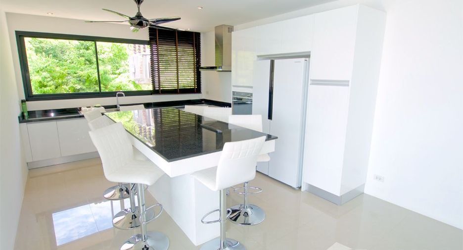For sale 4 bedrooms villa in Ko Samui, Surat Thani