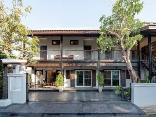 For Rent 6 Bedroom Villa In Mueang Chiang Mai