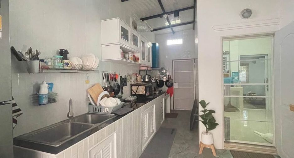 For sale and for rent 4 bedrooms house in San Sai, Chiang Mai