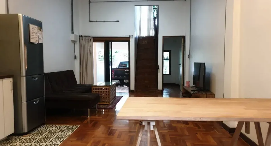 For rent 2 bedrooms townhouse in Mueang Chiang Mai, Chiang Mai