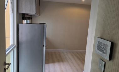 À vendre 2 chambres condo à Bang Na, Bangkok