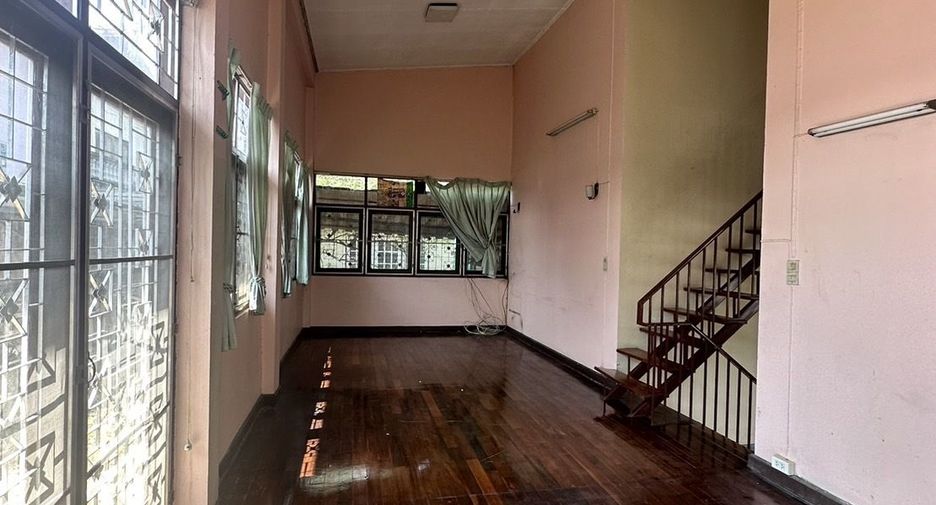 Casa en alquiler de 6 habitaciones en Mueang Chiang Mai, Chiang Mai