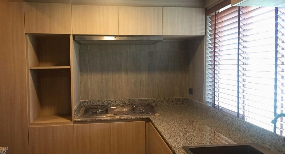 For sale 2 bedrooms townhouse in Mueang Chiang Mai, Chiang Mai