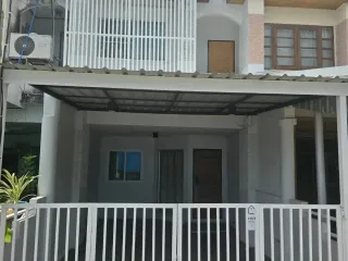 For Rent 4 Bedroom Townhouse In Mueang Chiang Mai