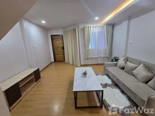 Casa adosada en alquiler de 4 habitaciones en Mueang Chiang Mai, Chiang Mai