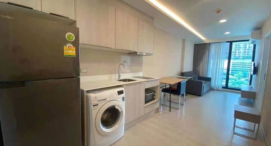 For sale 1 bed condo in Khlong Toei, Bangkok