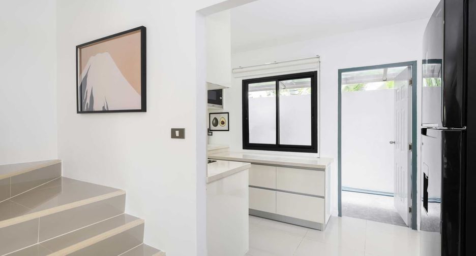 For rent 4 bedrooms townhouse in Ko Samui, Surat Thani
