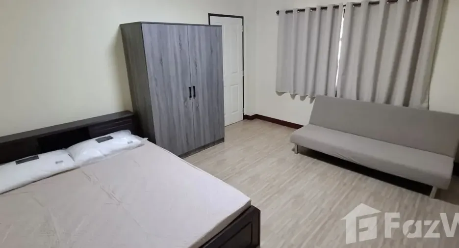 For rent 2 bedrooms townhouse in Mueang Chiang Mai, Chiang Mai