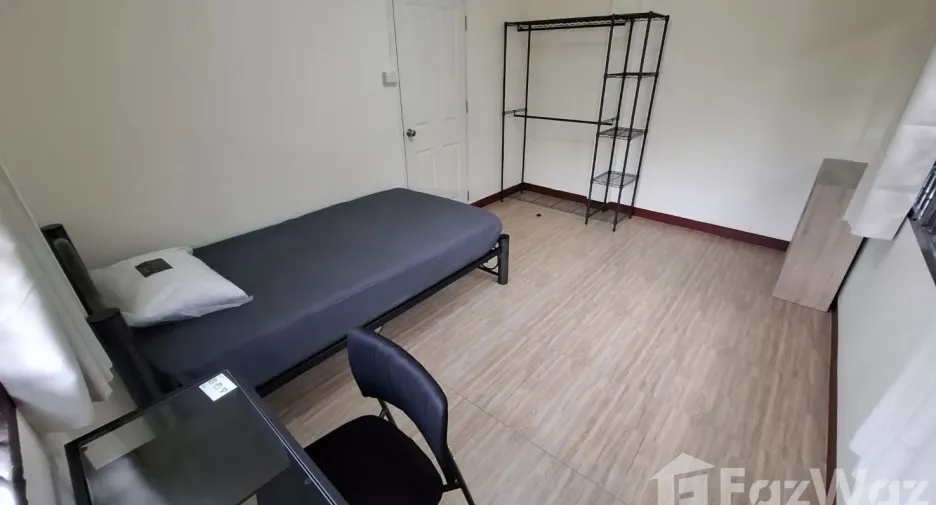 For rent 2 bedrooms townhouse in Mueang Chiang Mai, Chiang Mai