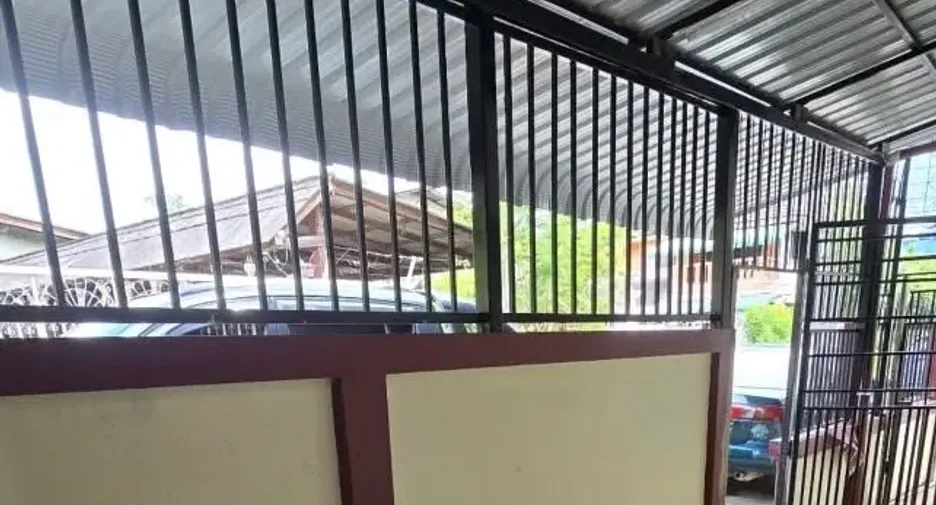 For rent 2 bedrooms townhouse in Mueang Chiang Mai, Chiang Mai