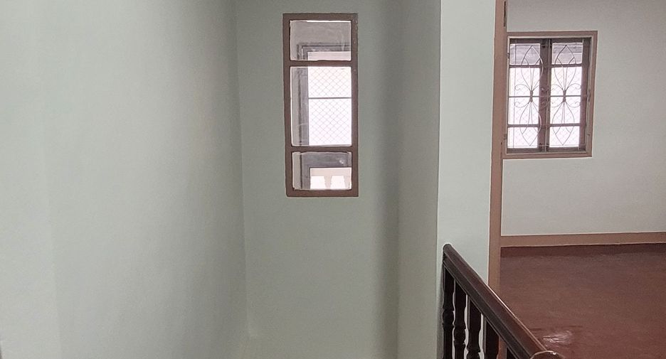 For sale 3 bedrooms townhouse in Khlong Sam Wa, Bangkok