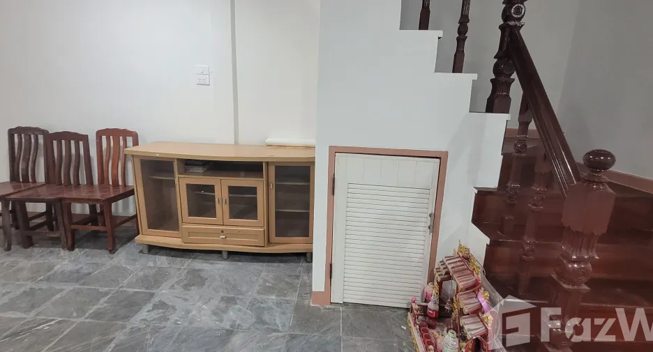 Продажа 3 спальни таунхаус в Кхлонг Сам Ща, Бангкок