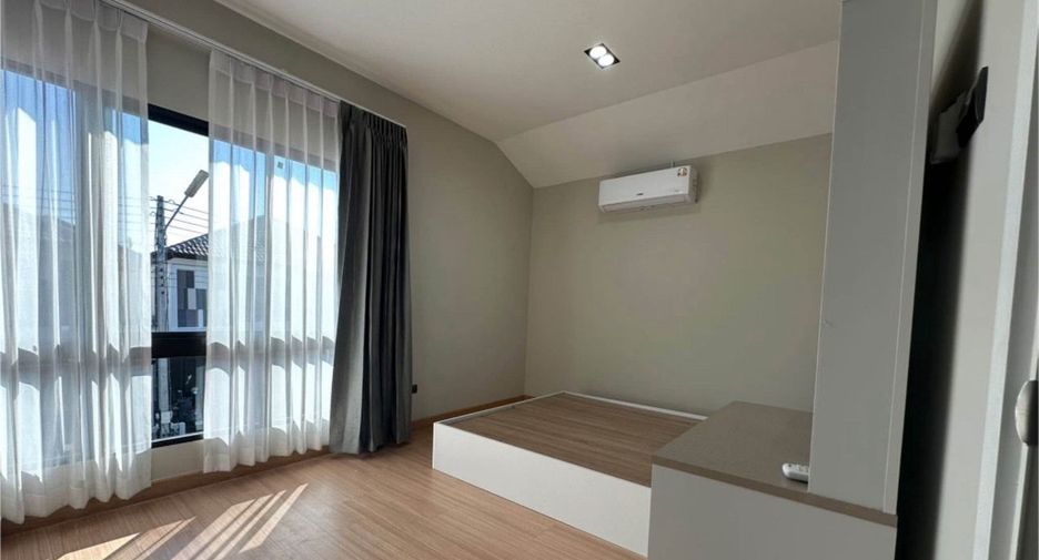 For rent 3 bedrooms house in Mueang Chiang Mai, Chiang Mai