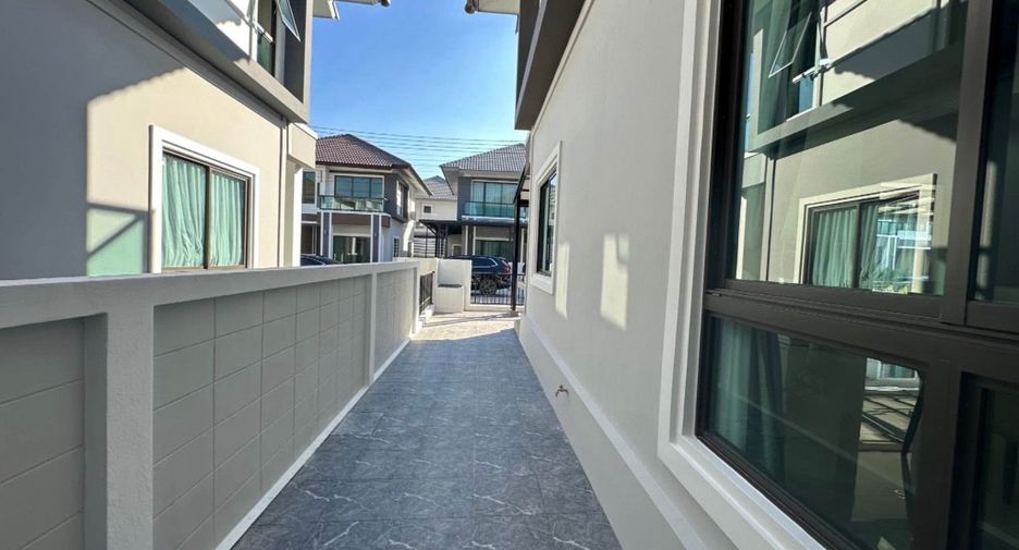 For rent 3 bedrooms house in Mueang Chiang Mai, Chiang Mai
