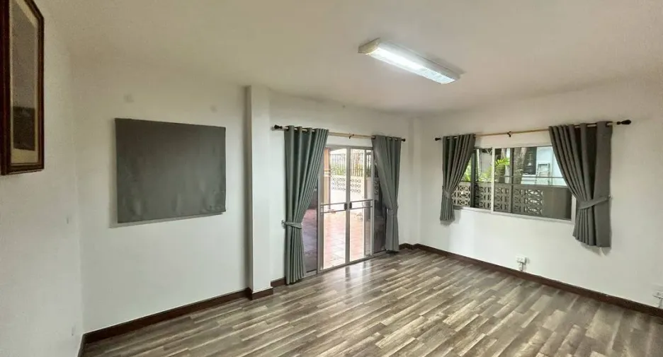 For rent 4 bedrooms house in Hang Dong, Chiang Mai