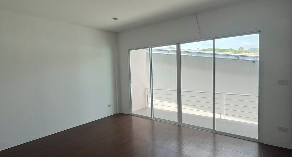 For sale 4 bedrooms townhouse in Ko Samui, Surat Thani