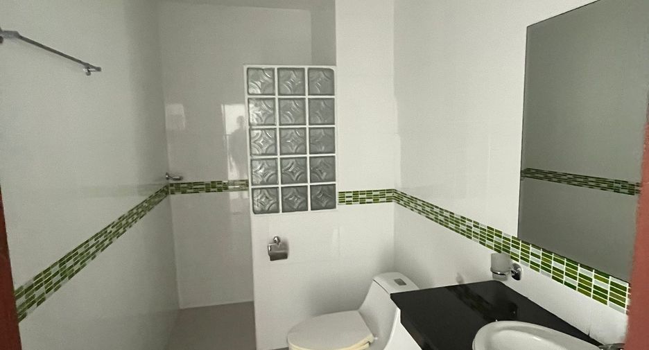 For sale 4 bedrooms townhouse in Ko Samui, Surat Thani