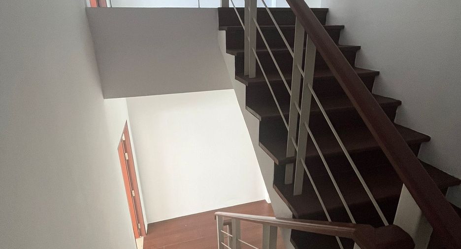 For sale 4 bedrooms townhouse in Ko Samui, Surat Thani