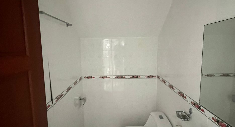 For sale 4 bedrooms townhouse in Ko Samui, Surat Thani
