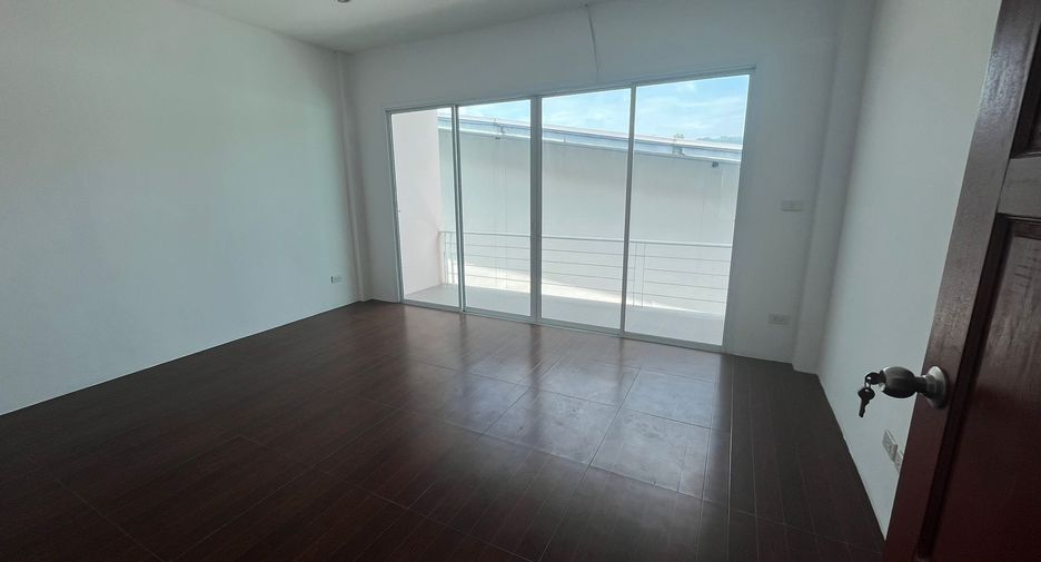 For sale 4 bedrooms townhouse in Ko Samui, Surat Thani
