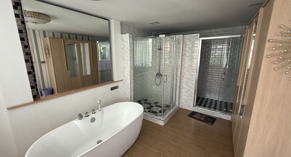 For rent 3 bedrooms house in Bang Lamung, Chonburi