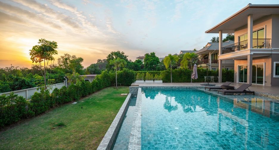 For rent 4 bedrooms villa in Hua Hin, Prachuap Khiri Khan