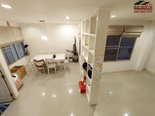 Продажа 3 спальни таунхаус в Mueang Samut Prakan, Самутпракан