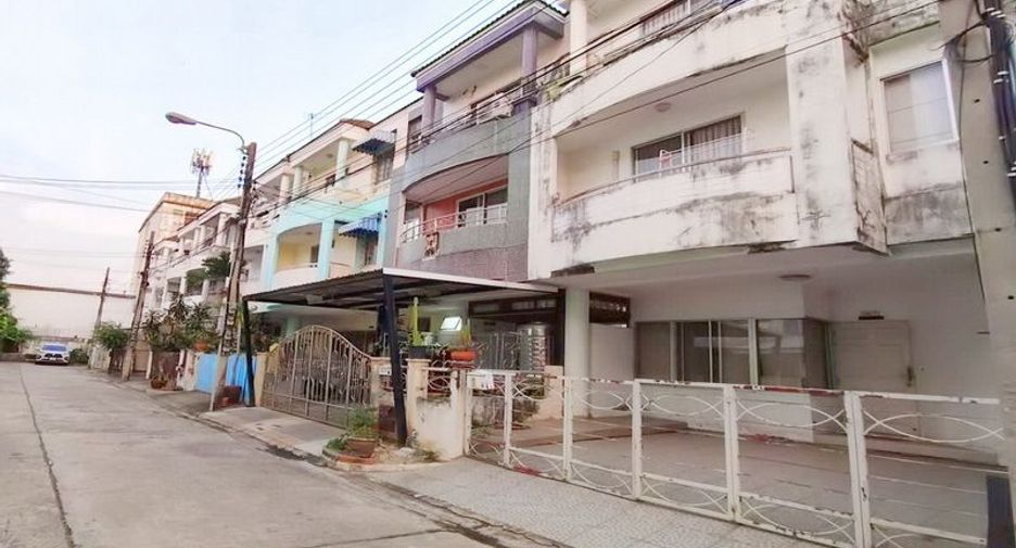 出售 3 卧室 联排别墅 在 Mueang Samut Prakan, Samut Prakan