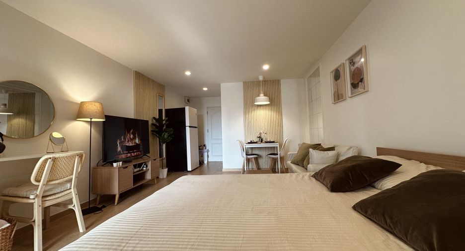 For sale studio condo in Phra Khanong, Bangkok