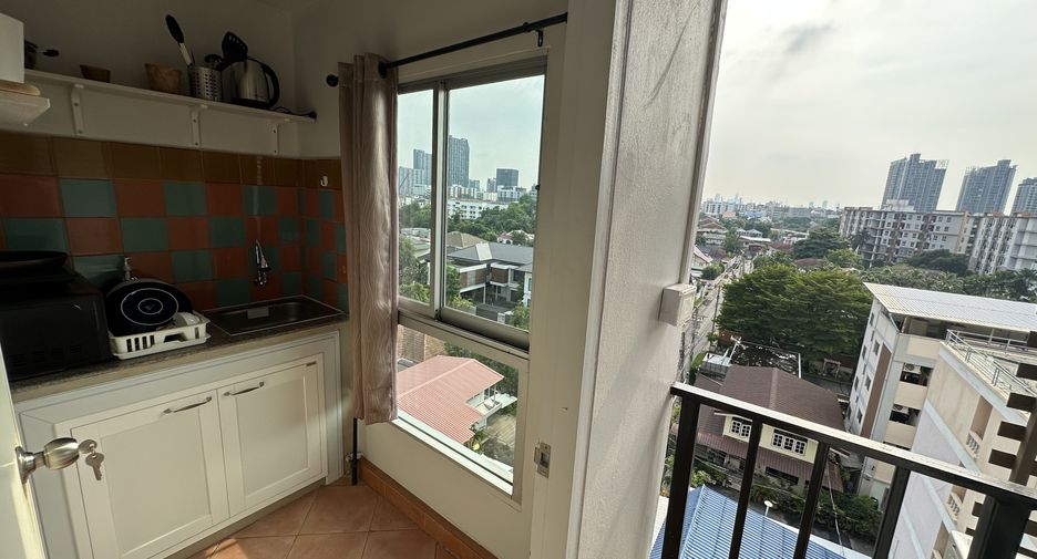 For sale studio condo in Phra Khanong, Bangkok