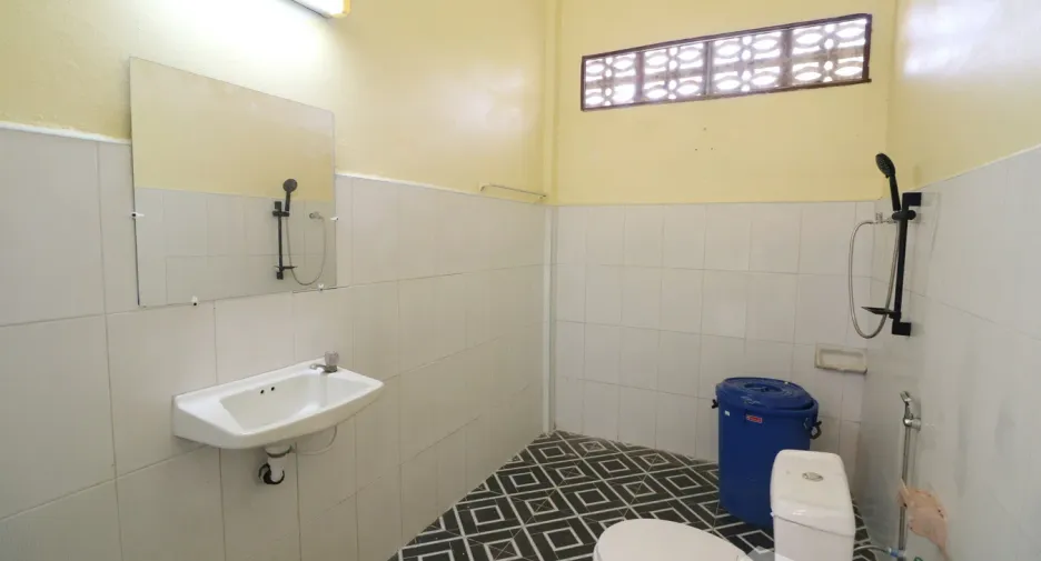 For sale 6 bedrooms house in Mueang Kalasin, Kalasin