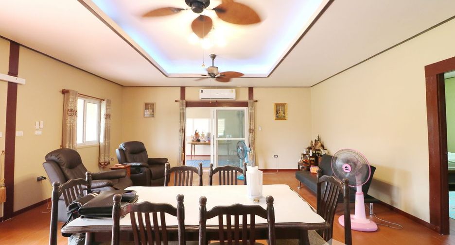For sale 6 bedrooms house in Mueang Kalasin, Kalasin