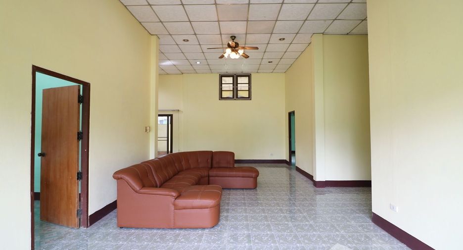 For sale 6 bedrooms house in Mueang Kalasin, Kalasin