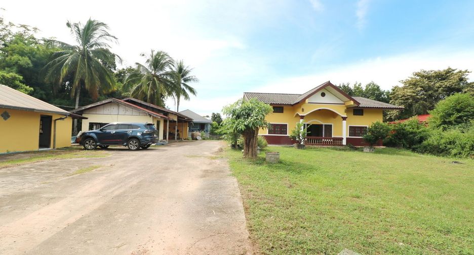 For sale 6 bedrooms house in Mueang Kalasin, Kalasin