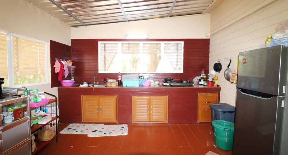 For sale 6 bedrooms house in Mueang Kalasin, Kalasin