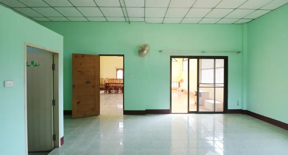 For sale 6 bedrooms house in Mueang Kalasin, Kalasin