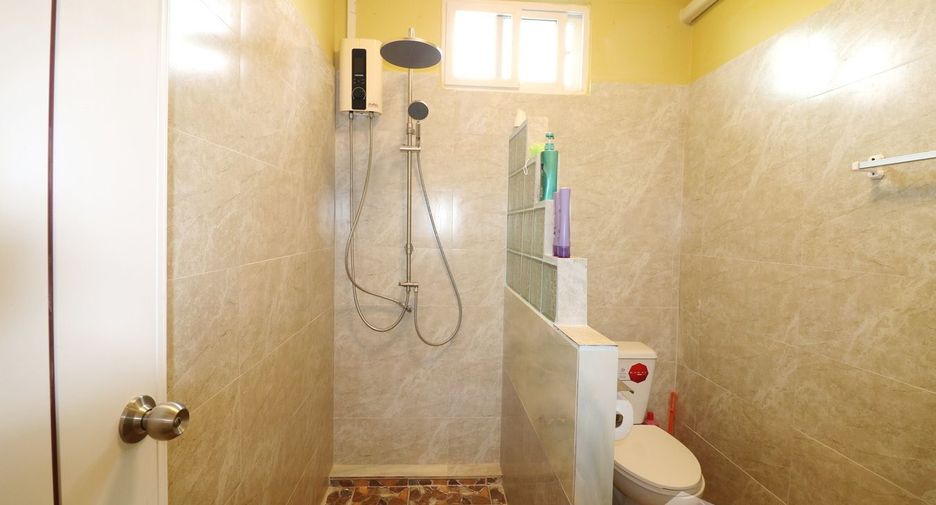 For sale 6 bedrooms house in Mueang Kalasin, Kalasin
