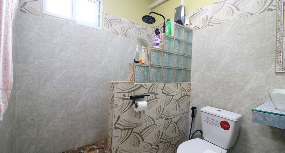 For sale 6 bedrooms house in Mueang Kalasin, Kalasin
