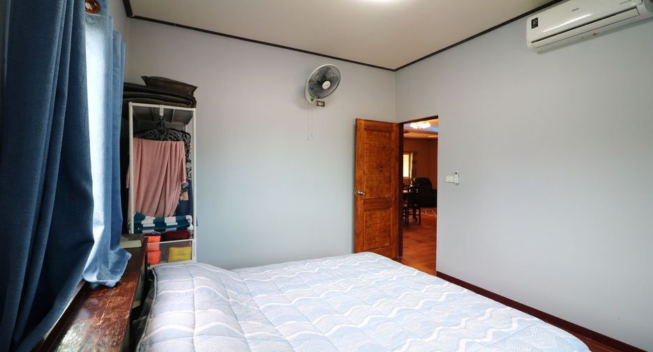 For sale 6 bedrooms house in Mueang Kalasin, Kalasin