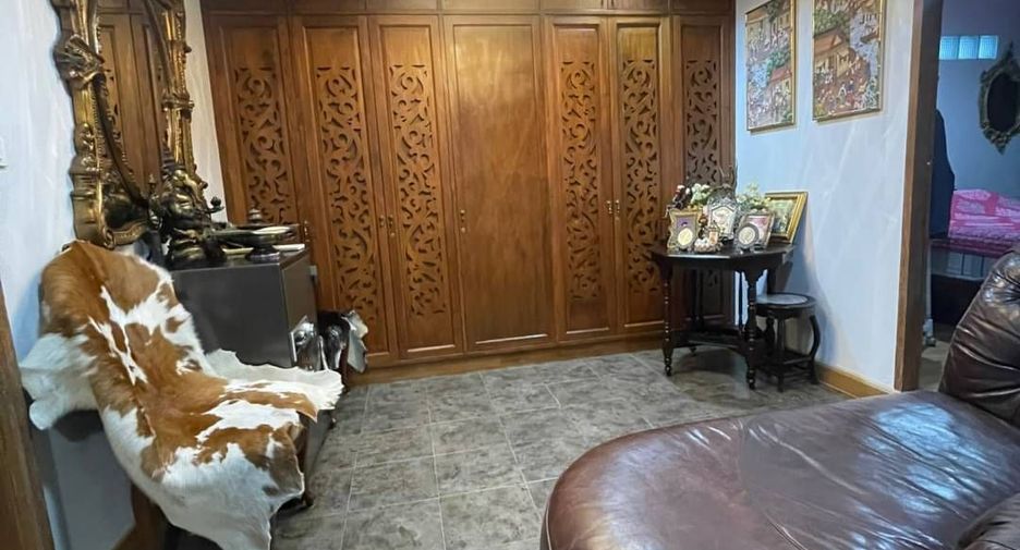 À vendre 4 chambres maison à Watthana, Bangkok