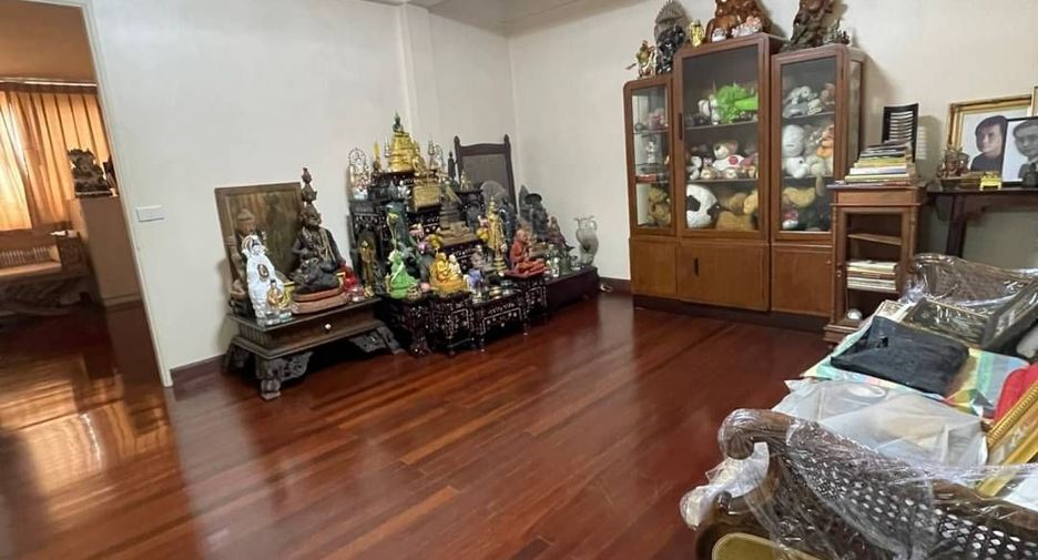 À vendre 4 chambres maison à Watthana, Bangkok