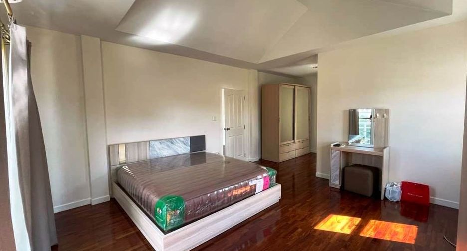 For sale 3 bedrooms house in Prawet, Bangkok
