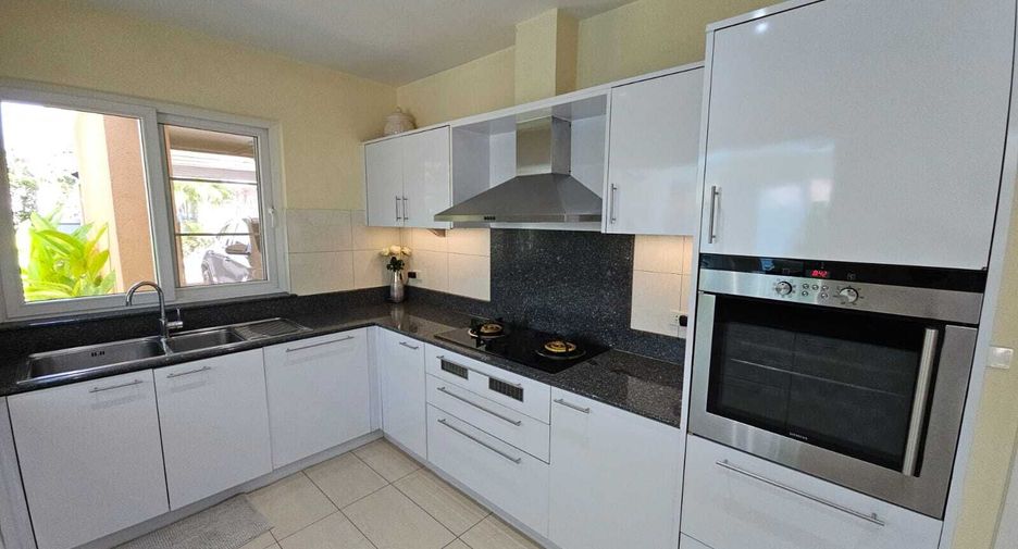Casa en venta de 2 habitaciones en Bang Lamung, Chonburi